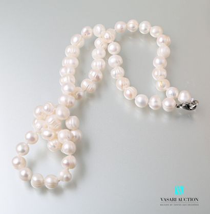 null Necklace of freshwater pearls, the clasp snap hook in steel

Length : 59 cm