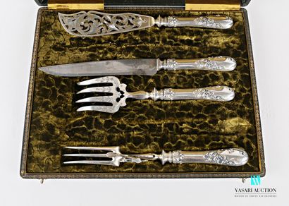 null Cutlery including a cutlery for carving and a cutlery for serving fish, the...