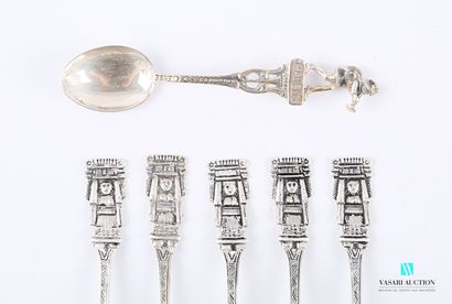 null Suite of five silver mocha spoons 800 thousandths, the handle with geometrical...