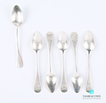 null Set of six silver teaspoons, the single flat handle is decorated with a crowned...
