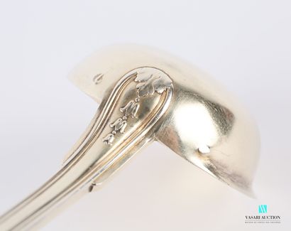 null Cream ladle in silver, the handle decorated with net presents a blind medallion...
