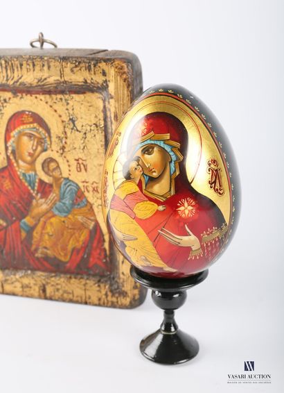 null Lot comprenant une icone peinte figurant La Vierge et l'Enfant (17 x 13 cm -...