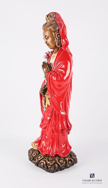 null CHINE

Femme asiatique en céramique à émail polychrome debout sur une tertre...