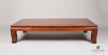 null 
ASIE




Table basse en bois exotique à plateau rectangulaire, elle repsoe...