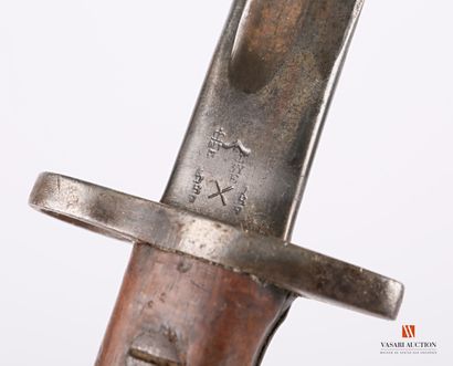null British bayonet model P-1907, blade 42,4 cm, marked 1907 and numerous punches,...