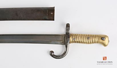 null Bayonet sword CHASSEPOT model 1866, blade yatagan of 57,4 cm, marked on the...