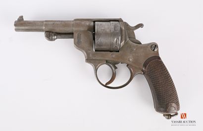 null Revolver règlementaire d'ordonnance modèle 1873, calibre 11 mm, bâti bien marqué...