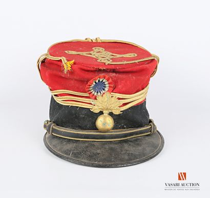 null Officer's polo kepi (captain), black headband with gold grenade and tricolour...