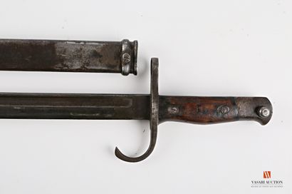 null Arizaka type 30 bayonet, straight blade of 39,6 cm, signed at the heel of a...