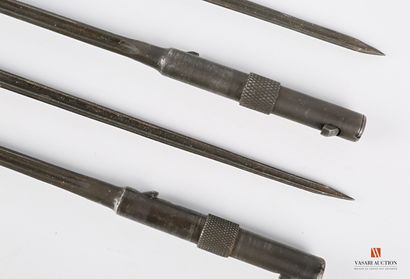 null Cruciform bayonet for MAS 36 rifle, 330 mm blade, phosphate finish, wear, oxidation,...