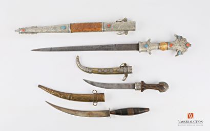null Belt daggers including Koumya, wood and metal, 3 pieces, 53, 32 and 27 cm, wear,...