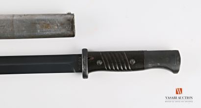 null MAUSER bayonet model 84/98, bronzed straight blade 25,1 cm, dated 40 on the...