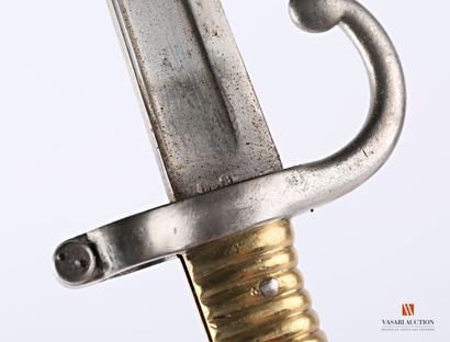 null Sabre-baïonnette CHASSEPOT modèle 1866, lame yatagan de 57,7 cm, marquée sur...