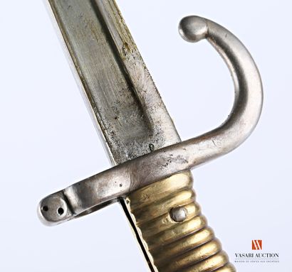 null Sabre-baïonnette CHASSEPOT modèle 1866, lame yatagan de 57,6 cm, marquée sur...