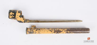 null British bayonet n°4 Mk II, original sand paint, rare tubular metal scabbard...