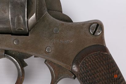 null Ordnance revolver model 1873, caliber 11 mm, frame well marked "Mre d'Armes...