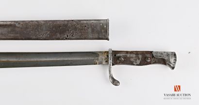 null German bayonet MAUSER model 98/05, blade carp tongue 36,5 cm, dated 16 on the...