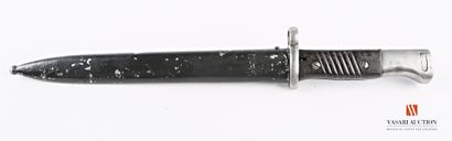 null MAUSER bayonet model 84/98, straight blade 24,3 cm, dated 40 on the heel (1940)...
