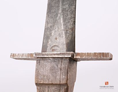null Glaive type sabre de bord, lame de 57,5 cm, issue d'un glaive 1831, marquée...