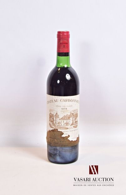 null 1 bouteille	Château CARBONNIEUX	Graves GCC	1974

	Et. tachée. N : limite haut...