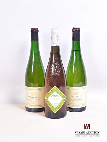 null Lot of 3 bottles including :

1 bottle SAVENNIÈRES Château La Franchaie 2004

2...
