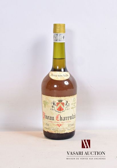 null 1 bouteille	PINEAU CHARENTAIS mise Christian Bertet		

	75 cl - 17°. Et. tahée....