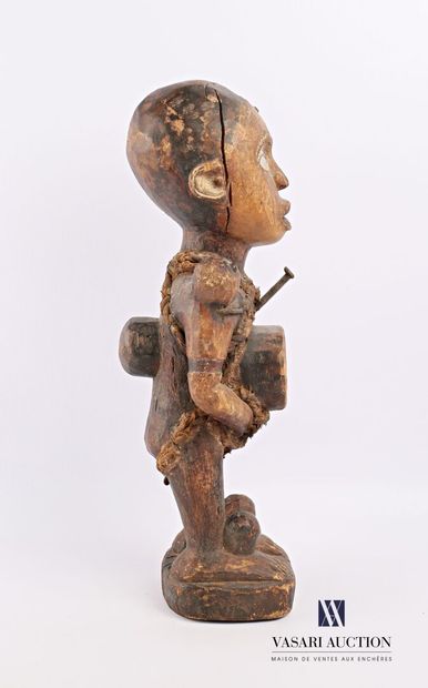 null CONGO

Fétiche à clous ou nkondi en bois sculpté clouté, verre et cordages

(fentes)

Haut....