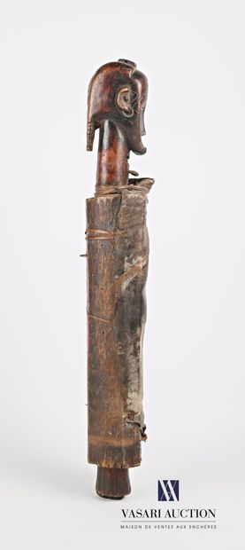 null FANG - Gabon

Corps de harpe en bois et fibre.

 Travail ancien

(manques)

Haut....