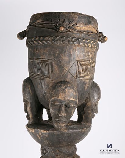 null AFRICA

Carved and blackened wooden drum, it presents in its upper part a shaft...