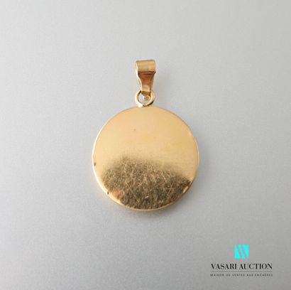 null A. Augis, round love medal in yellow gold 750 thousandths " More than yesterday...