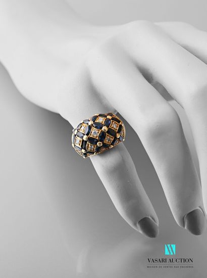 null Ring ball out of yellow gold 750 thousandths set with sapphires size shuttle...