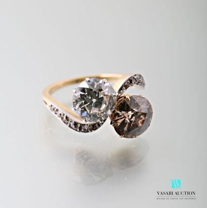  Ring Toi et Moi in yellow gold 750 thousandth set with two main diamonds of old...