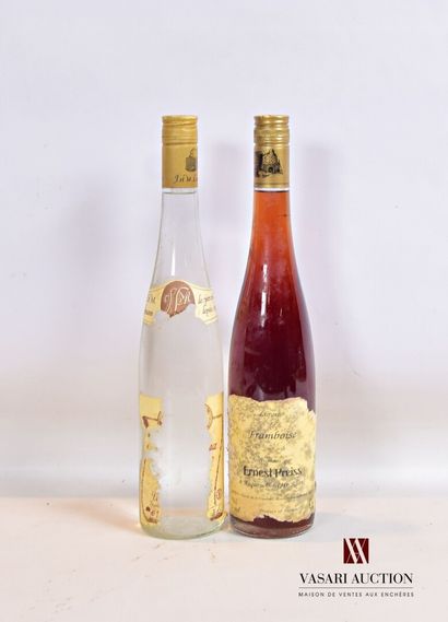 null Lot de 2 bouteilles comprenant :		

1 bouteille	LIQUEUR DE FRAMBOISE sélectionnée...