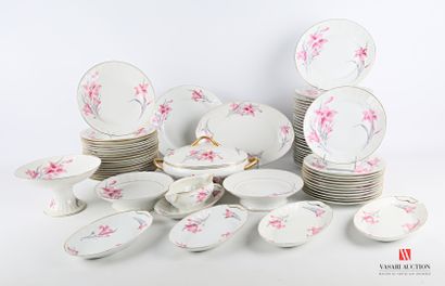 null Partie de service de table en porcelaine blanche à décor d'iris rose et filet...