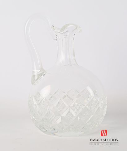 null SAINT LOUIS 

Cut crystal decanter with diamond points decoration.

Marked on...