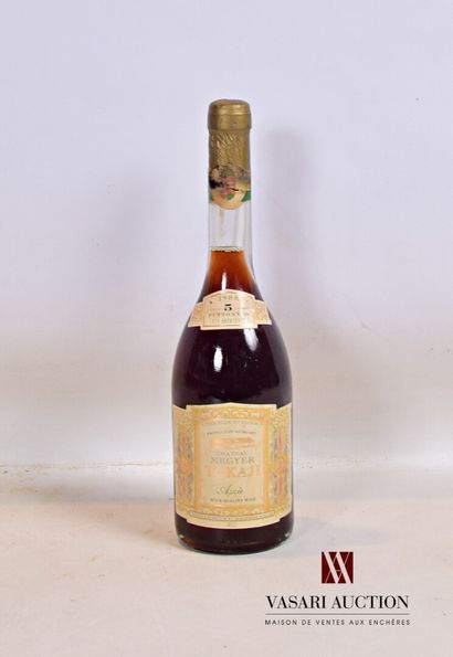 null 1 bouteille	TOKAJI Aszu 5 Puttonyos mise Château Megyer		1988

	50 cl. Et. un...
