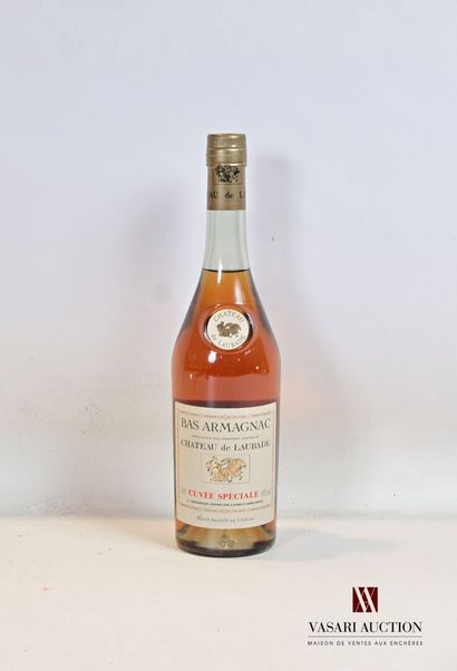null 1 bouteille	Bas Armagnac mise Château de LAUBADE Cuvée Spéciale		

	70 cl -...