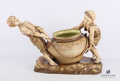 null AUSTRIA - Amphora

Sujet en porcelaine représentant deux enfants à la cruche

Marque...