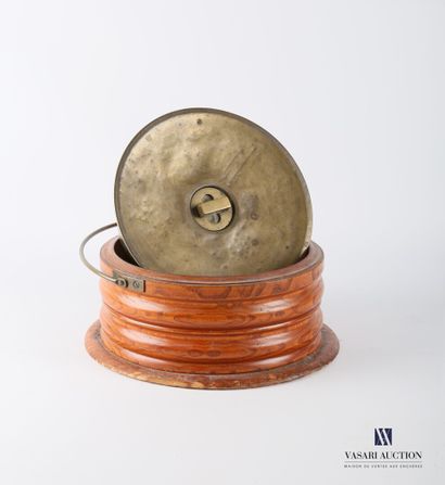 null ASIA

Portable water stove of round copper form, the frame in turned wood, the...
