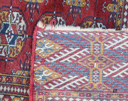 null Turkmen carpet (warp, weft and wool pile), Turkmenistan, circa 1930-1950

(Worn,...