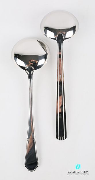 null Set of two stainless steel ladles, the first one decorated with fillets and...