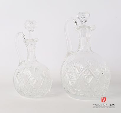 null SAINT LOUIS

A set of two cut crystal decanters, Florence model, decorated with...