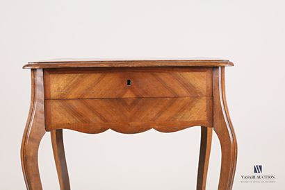 null Table travailleuse en bois naturel et bois de placage, le plateau de forme mouvementée,...