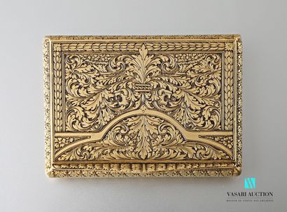 null Snuffbox in yellow gold 750 thousandths with rich engraved decoration of foliage...