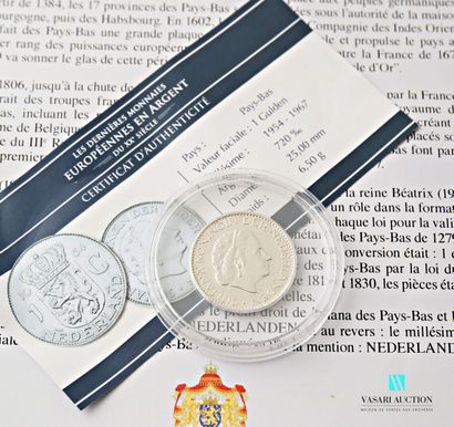 null CLUB FRANCAIS DE LA MONNAIE 

Silver coin 720 thousandths showing on the obverse...