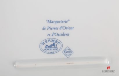 null HERMES - Paris Modèle créé en 1989

Plat de forme octogonale en porcelaine blanche,...