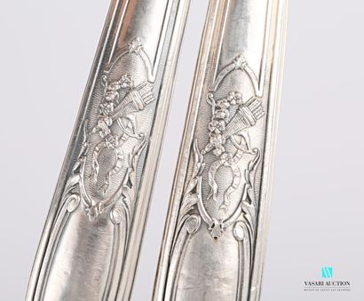 null Cutlery for cutting, the handle in filled silver with decoration of nets and...