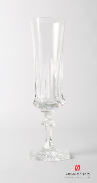 null VILLEROY & BOCH 

Service de verres en cristal, le gobelet à décor de dards,...