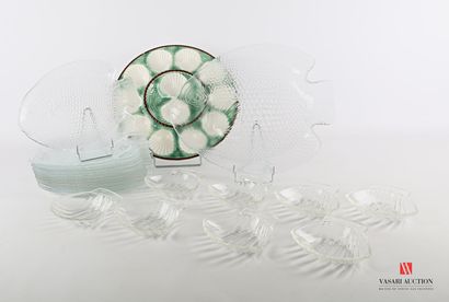 null Translucent glass fish service comprising twelve plates and a fish-shaped serving...