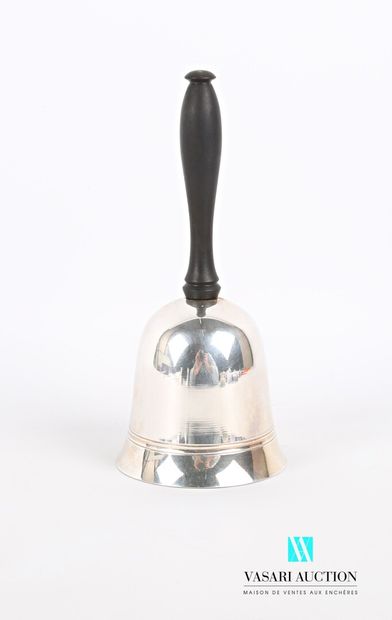 null Table bell in silver plated metal, the handle in blackened wood.

Height : 14.5...